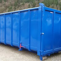 Blauer Abrollcontainer mit 36 m³ Volumen, offen ausgeführt und mit Pendelklappe zur einfachen Entladung